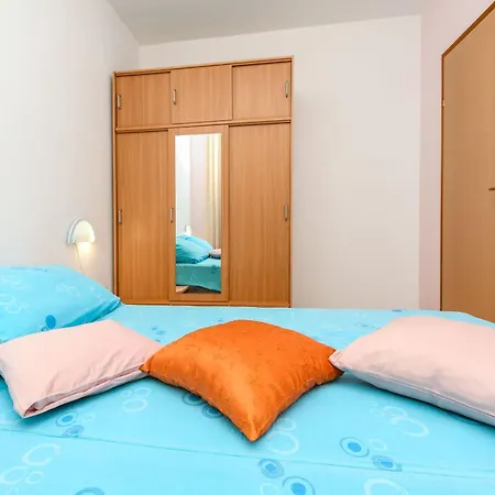 Apartment Ivancic Seget Vranjica