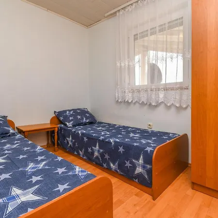 Apartment Ivancic Seget Vranjica