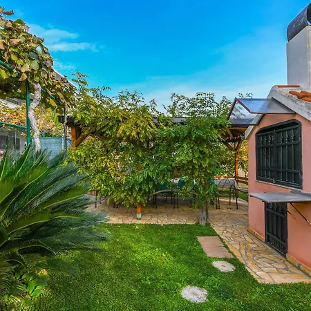 Apartment Ivancic Seget Vranjica