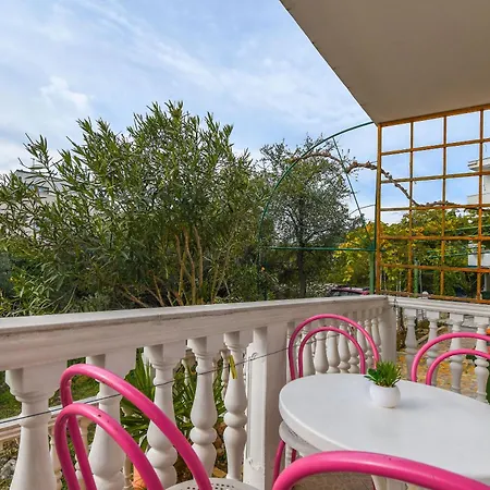 Apartment Ivancic Seget Vranjica