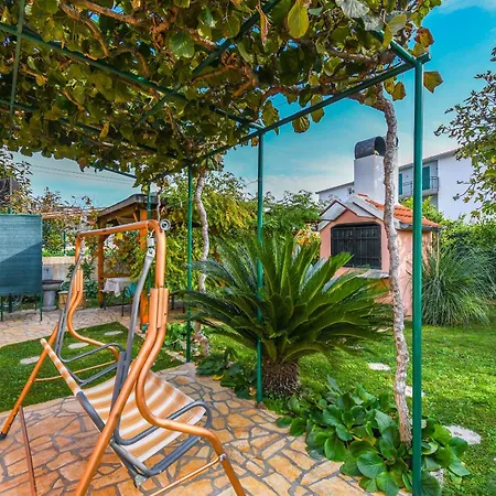Apartment Ivancic Seget Vranjica